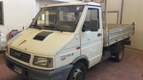 Image for product IVECO 35E8 RIBALTABILE TRILATERALE