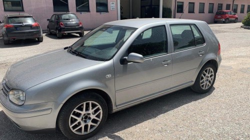 Image for product VOLKSWAGEN GOLF 4